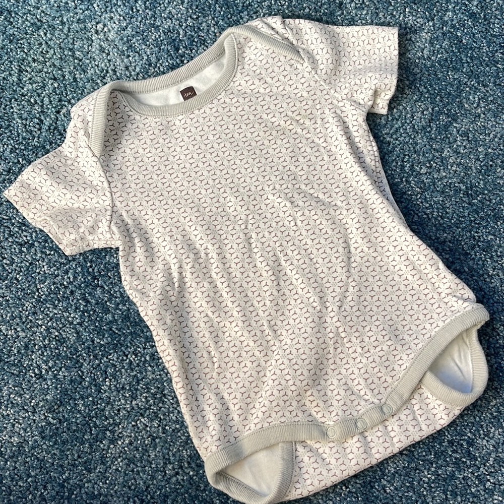 Tea Collection Geometric Onesie Bodysuit - GUC